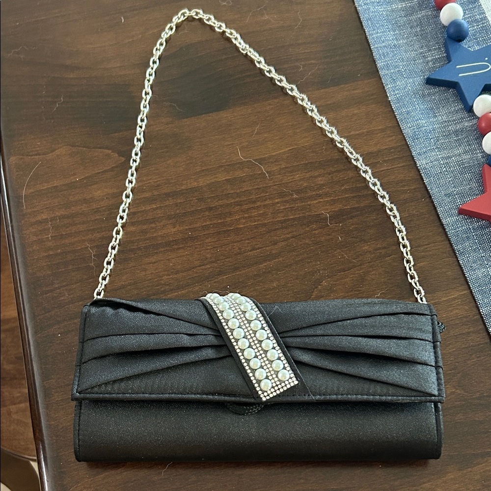 Elegant Black Clutch with Silver Chain